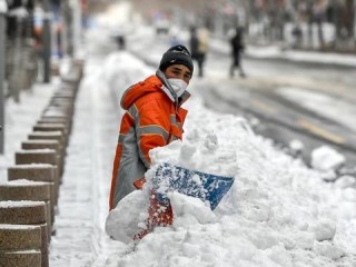 山东大雪预警，大范围雨雪天气即将来袭，出行需提前防范